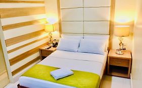 Reddoorz Plus @ Abc Landmark Hotel